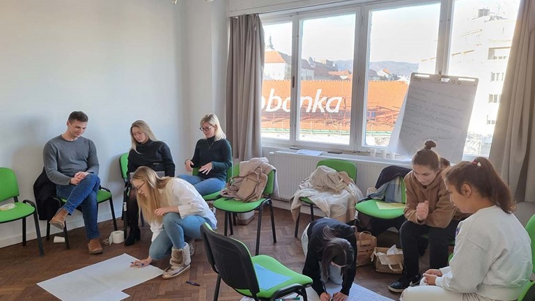 MLADI ZA OBRAZOVNE POLITIKE KOJE PODRŽAVAJU JEDNAKOPRAVNOST, UKLJUČIVOST I SOLIDARNOST! (1)