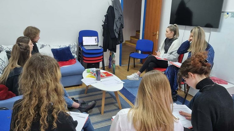 MLADI ZA OBRAZOVNE POLITIKE KOJE PODRŽAVAJU JEDNAKOPRAVNOST, UKLJUČIVOST I SOLIDARNOST! (1)